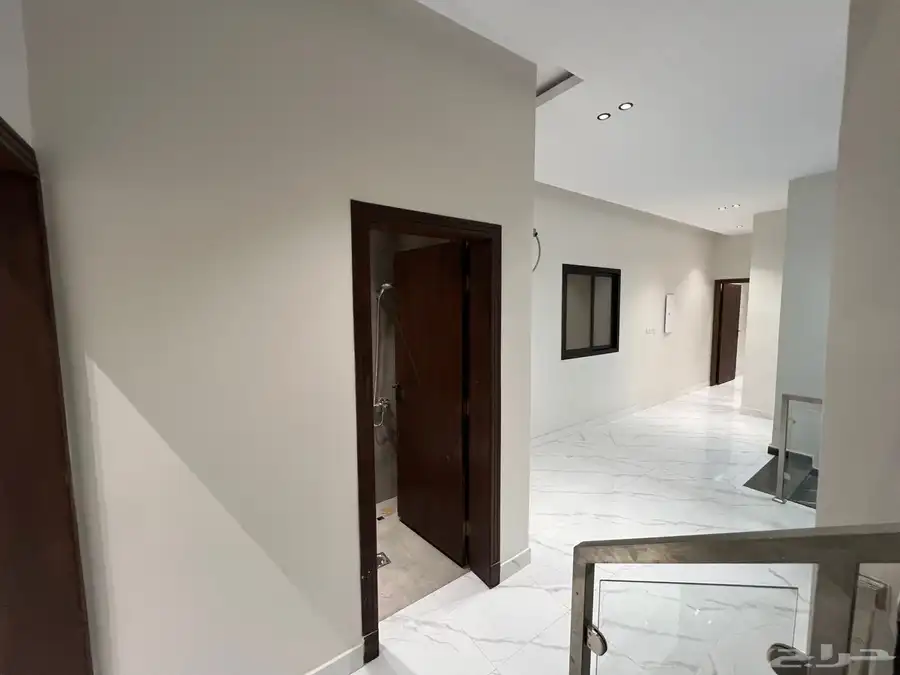 فله للبيع قريب من خدمات وممشى 8