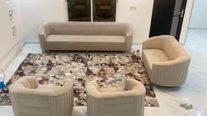 كنب شبه جديد لون بيج 0