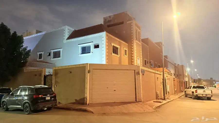 فيلا مساحة 400 للبيع حي العريجاء الوسطى 1