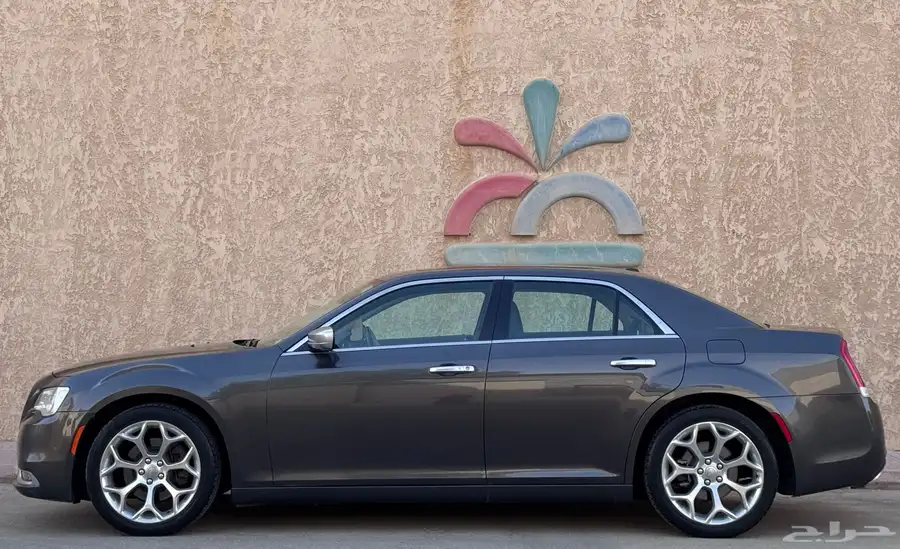 كرايزلر C300 2020 فل كامل 8