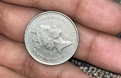 عملة 10 بنس 1992 البريطانية النادرة 1