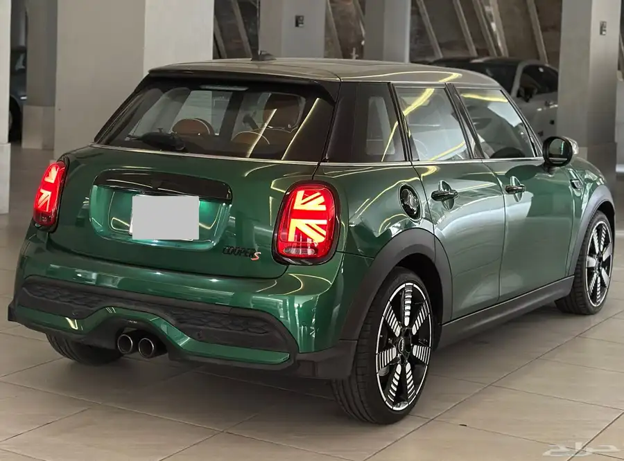 ميني كوبر S 2023 بحالة الوكالة 2