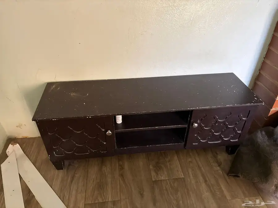 طاولة تلفزون حالتها جيده 0