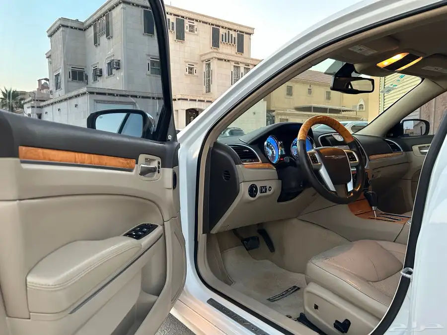 كرايزلر مديل 2013 هيمي C300 7