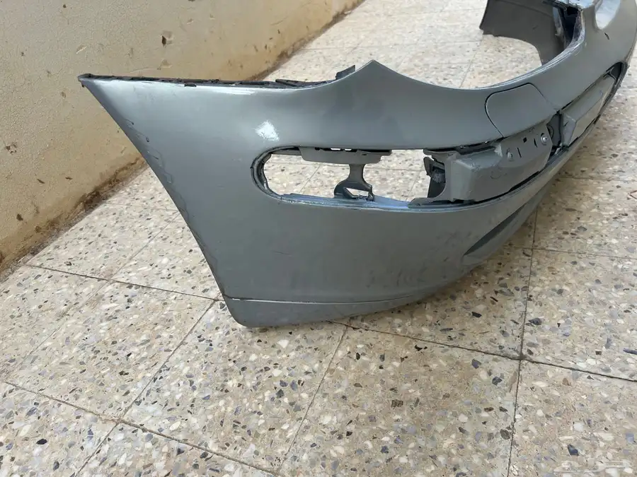 صدام سيارة فياقرا مرسيدس 2003 يركب على 2002 بعد 2001 وألفي 2