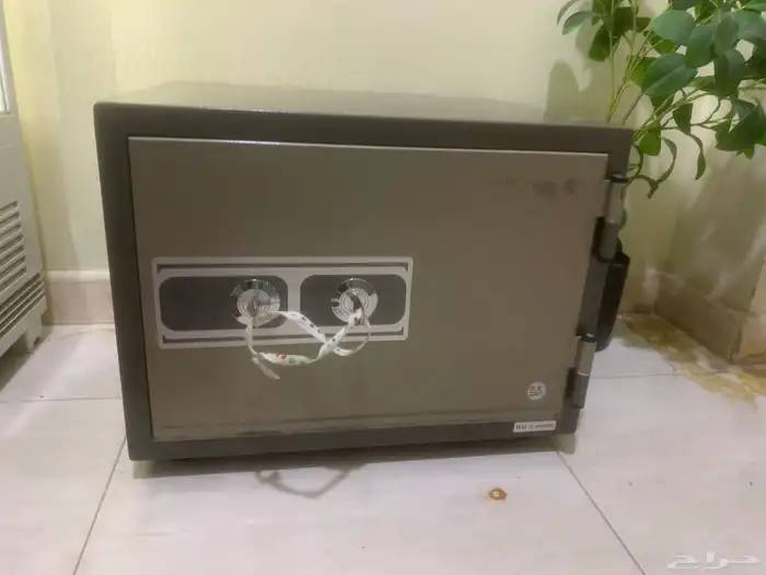 خزنة تجوري صغيرة نظيفة وممتازة 1