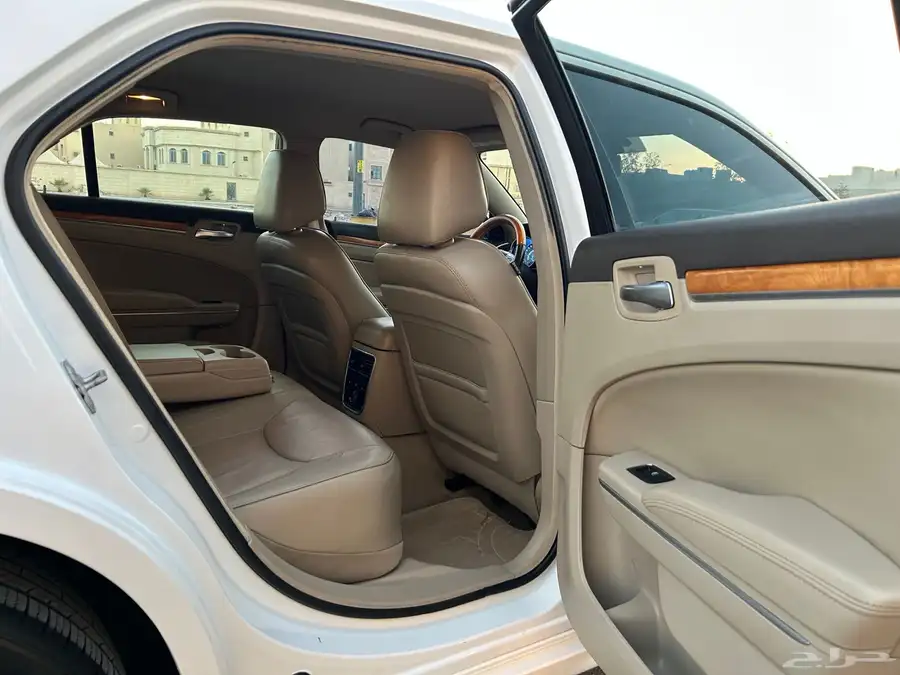 كرايزلر مديل 2013 هيمي C300 18
