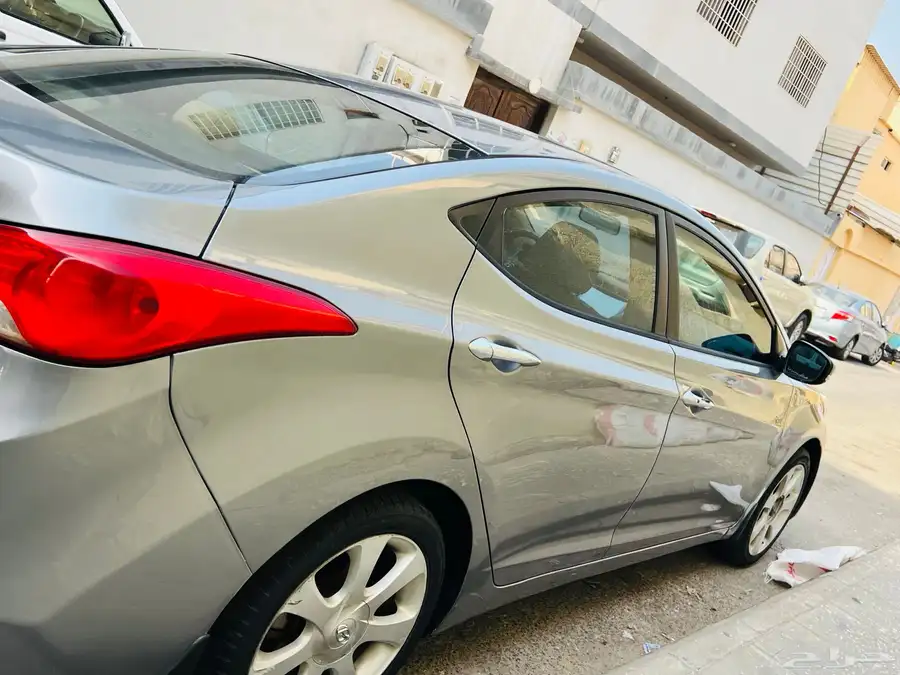 Hyundai Elentra 2013 full option 3