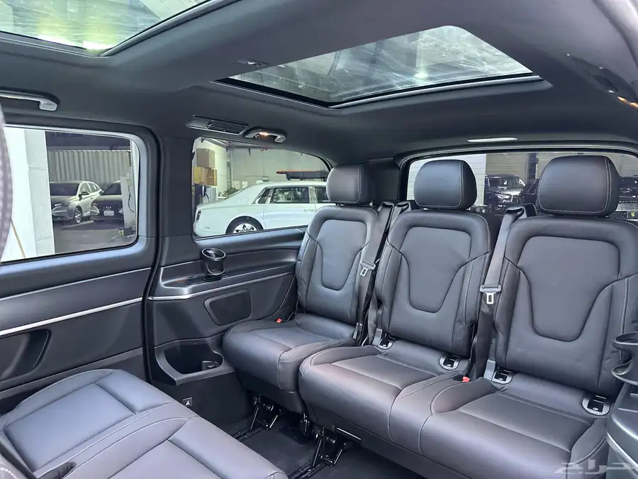 مرسيدس V 300 2025 8