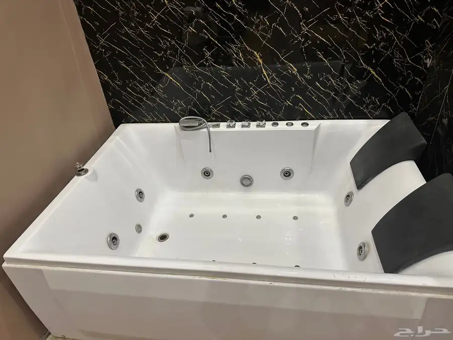 جاكوزي للبيع نظيف الموقع طبرجل 1