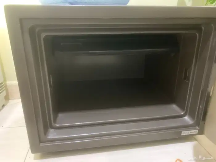 خزنة تجوري صغيرة نظيفة وممتازة 2