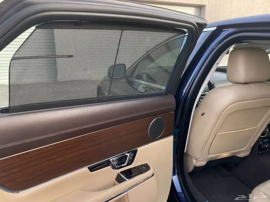 Jaguar XJ 2016 23