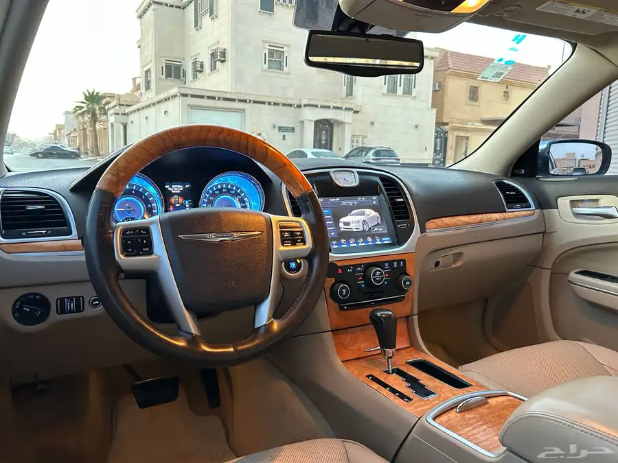 كرايزلر مديل 2013 هيمي C300 8