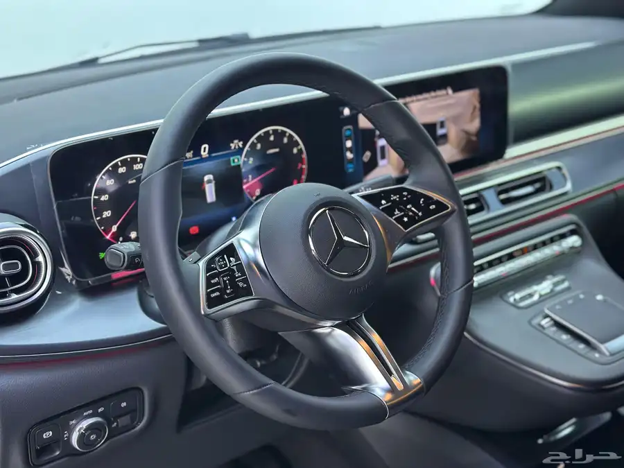 مرسيدس V 300 2025 2