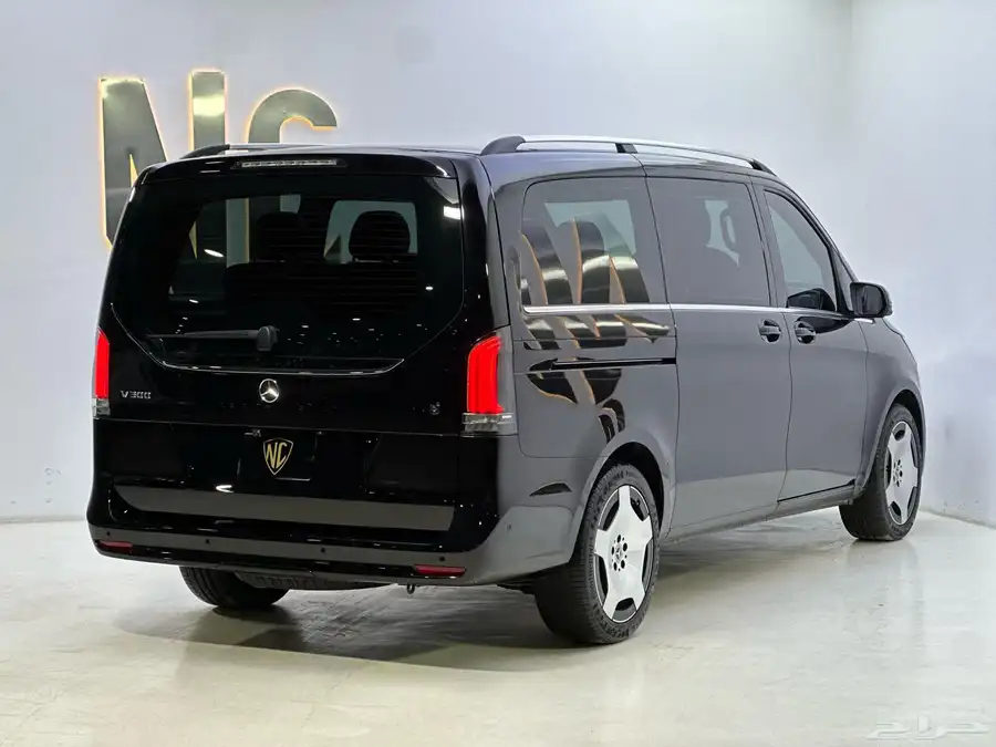 مرسيدس V 300 2025 10
