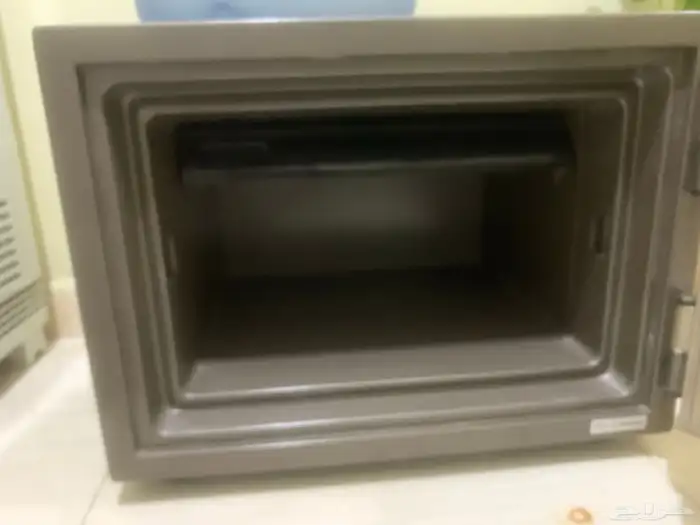 خزنة تجوري صغيرة نظيفة وممتازة 3