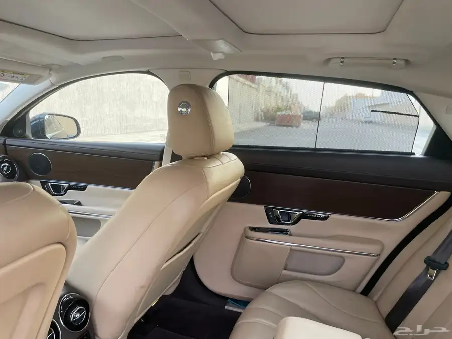 Jaguar XJ 2016 22