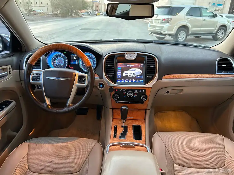 كرايزلر مديل 2013 هيمي C300 14