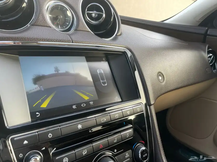 Jaguar XJ 2016 13