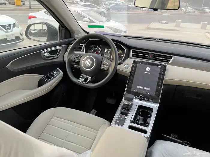 ام جى RX5 استندر موديل 2024 9