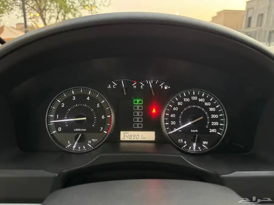 للبيع لاندكروزر 2012 GXR 6 سلندر 6