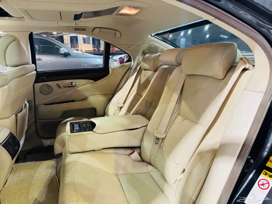 لكزس ( LS 460 ( 2011 14