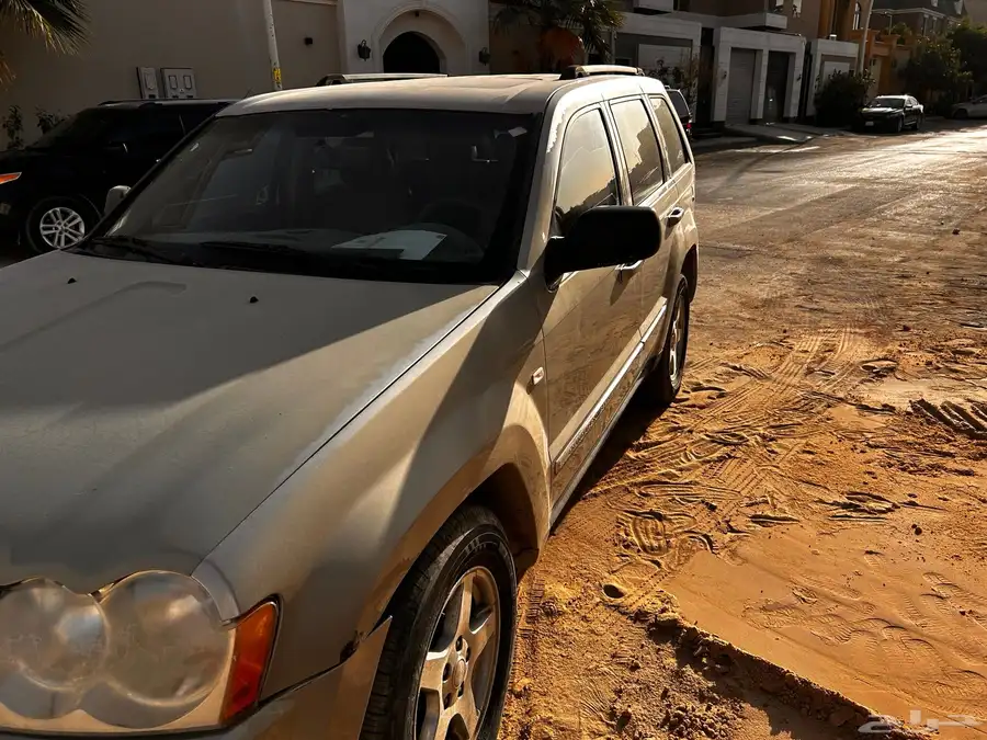 جراند شيروكي 2007 ثمانية سلندر 4.7 لتر ماشي 320 4