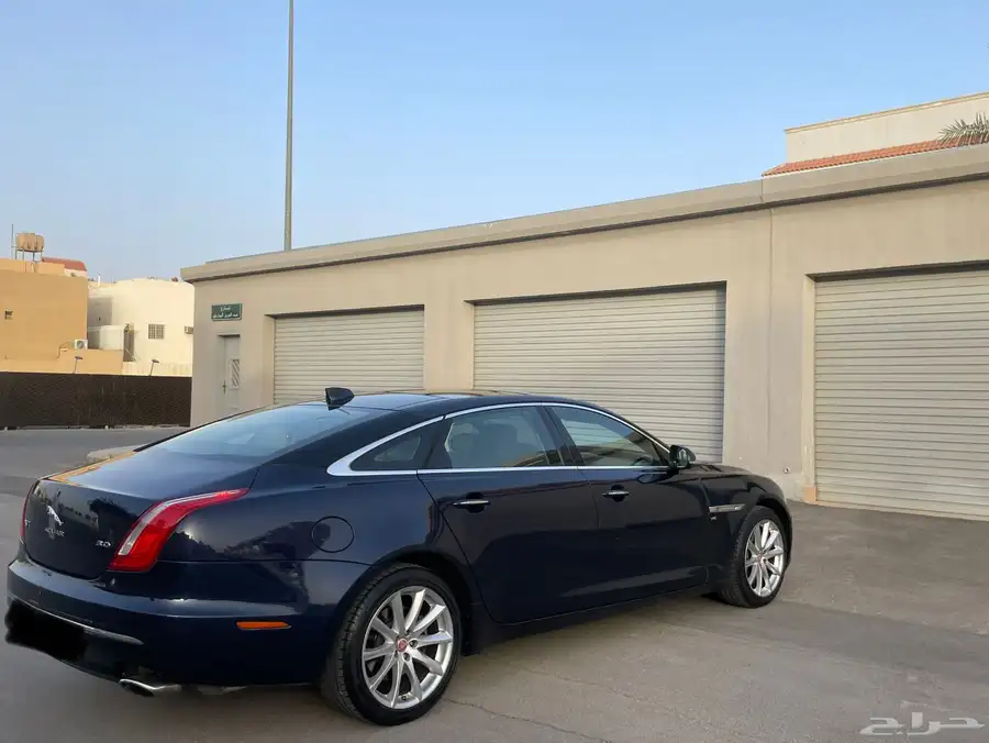 Jaguar XJ 2016 8