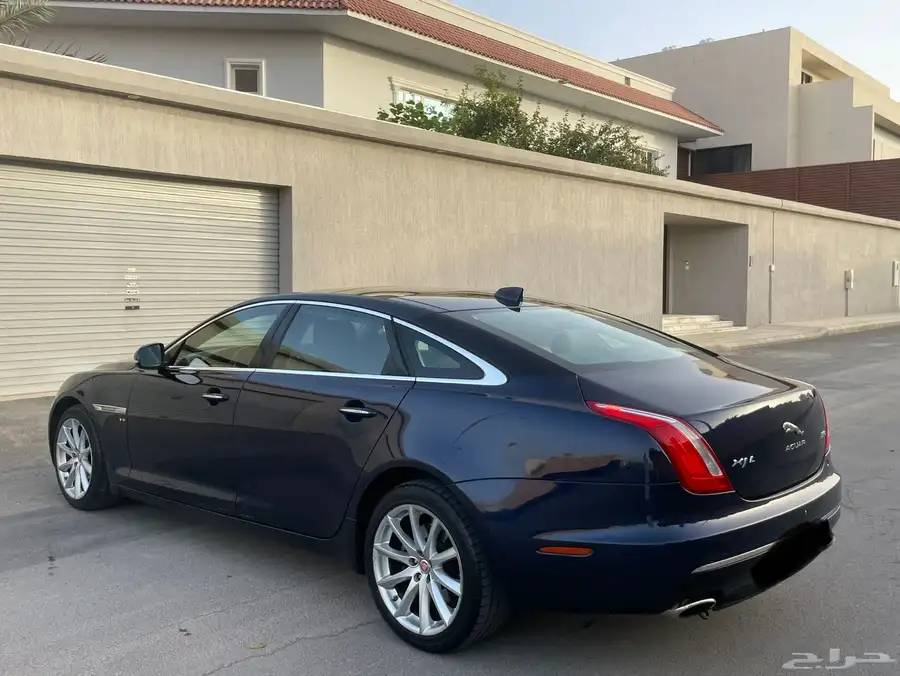 Jaguar XJ 2016 9