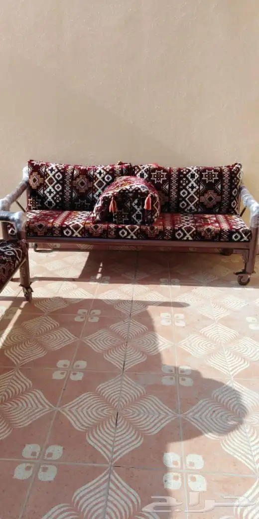 طقم  جلسات حديد خشب وكنبات 7
