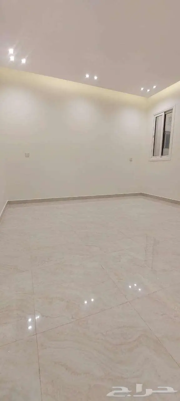 شقة زايد غرفة سايق للبيع 3