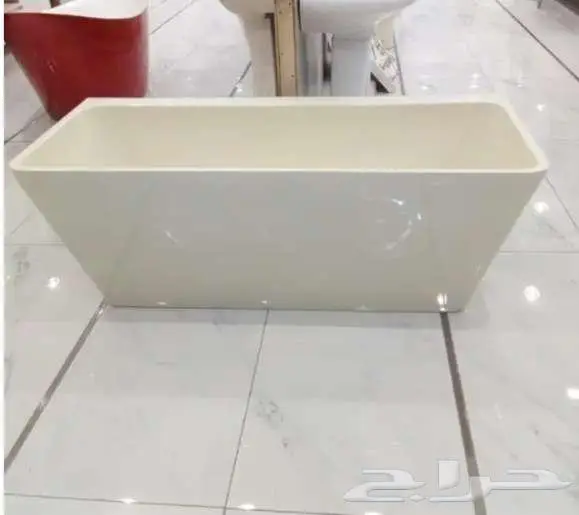 بانيو. أدوات صحية وسباكة .بانيو 32