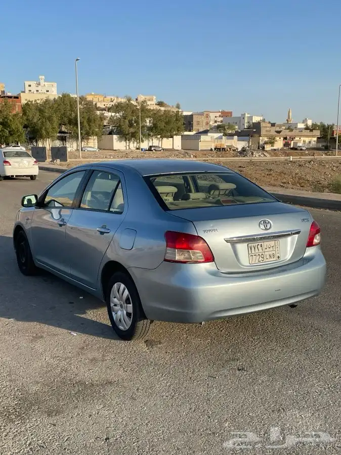 للبيع يارس 2012 2