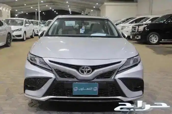تويوتا كامري SE فل كامل فتحة سقف اربعة سلندر موديل 2023 2