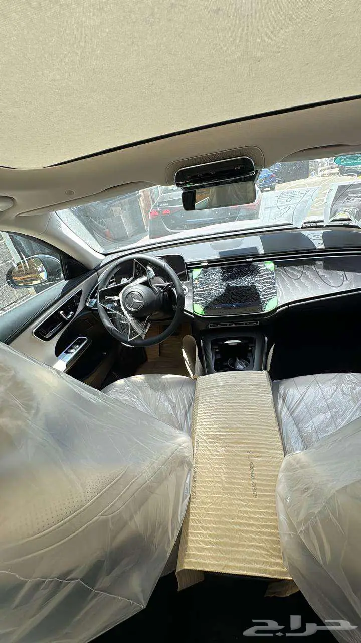 مرسيدس E200 2024 32