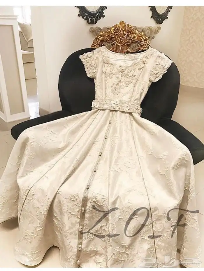 فستان مصممه اماراتيه 0