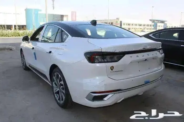 فورد تورس تيتانيوم بنزين فل 2025 صيانه مجانيه 5