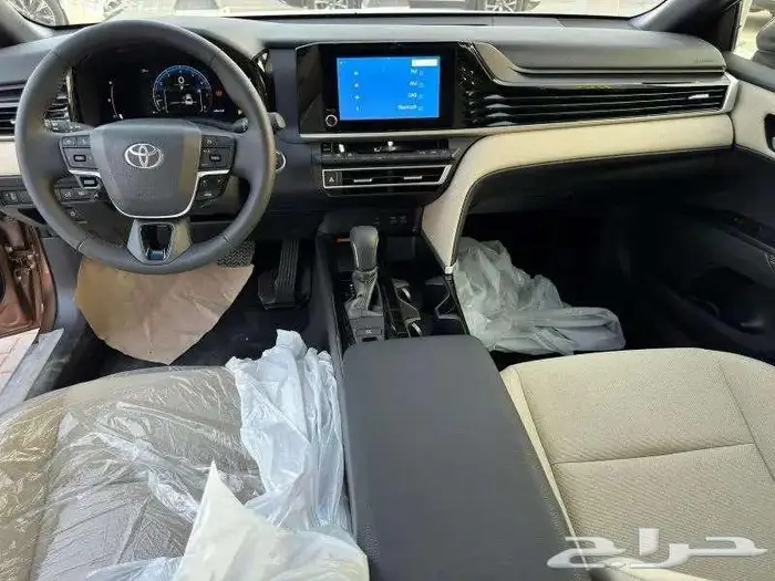 تويوتا كامري LE نص فل موديل 2025 8