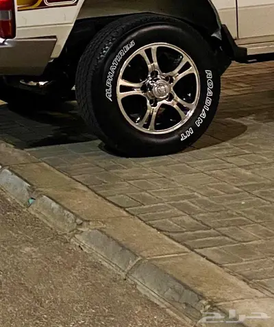 للبيع جنوط فراشه مع كفراتها 0