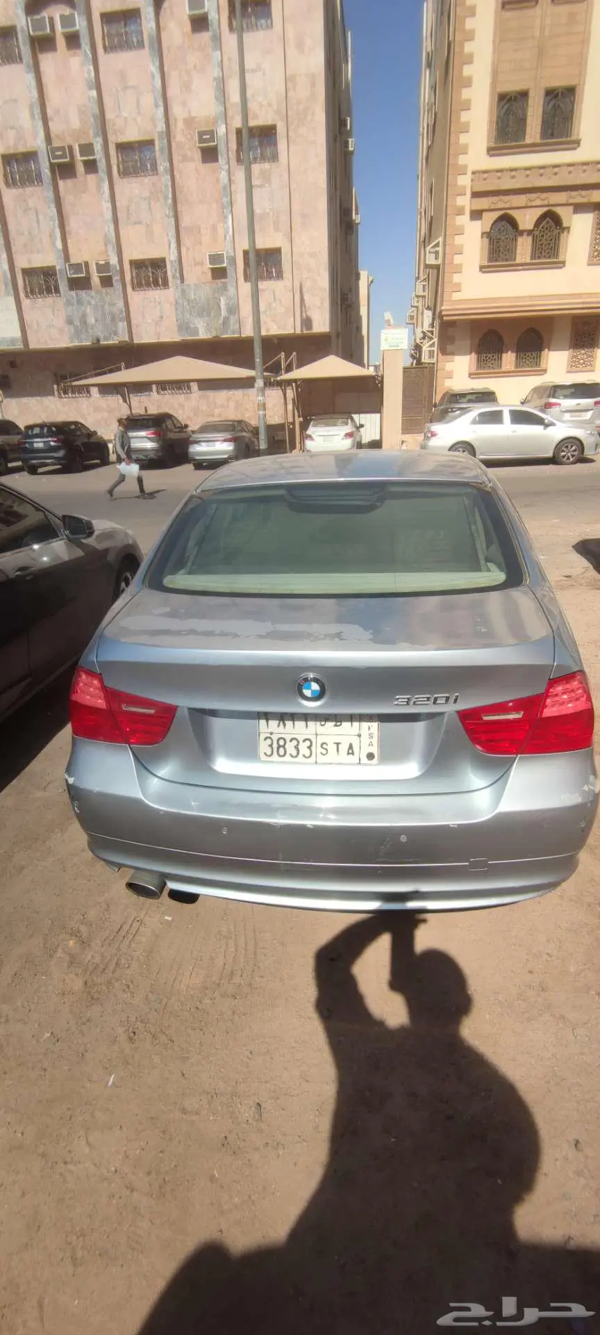 سيارة BMW 320i 2009 من الجيل الخامس E90. 3