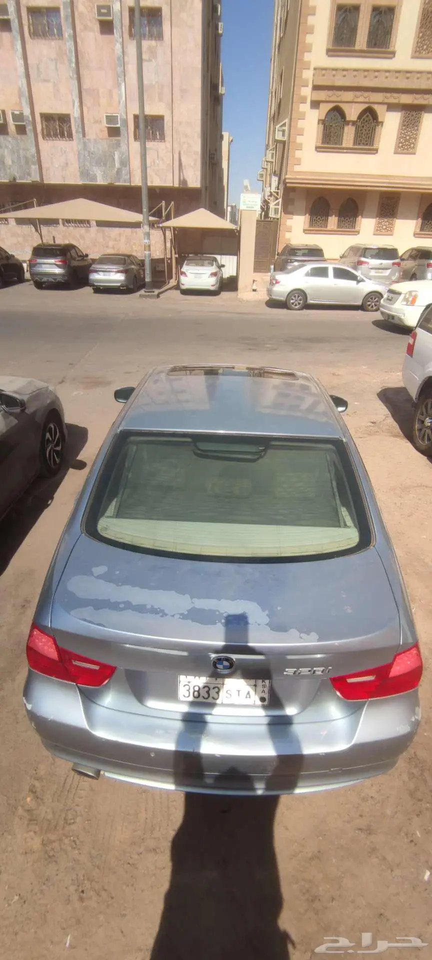 سيارة BMW 320i 2009 من الجيل الخامس E90. 2