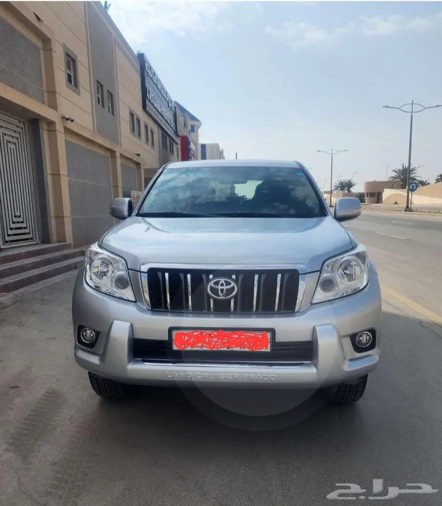 Toyota Prado 2013  4 cylinders  Silver  very clean 0