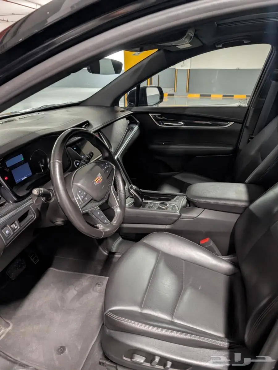 كاديلاك XT5 8
