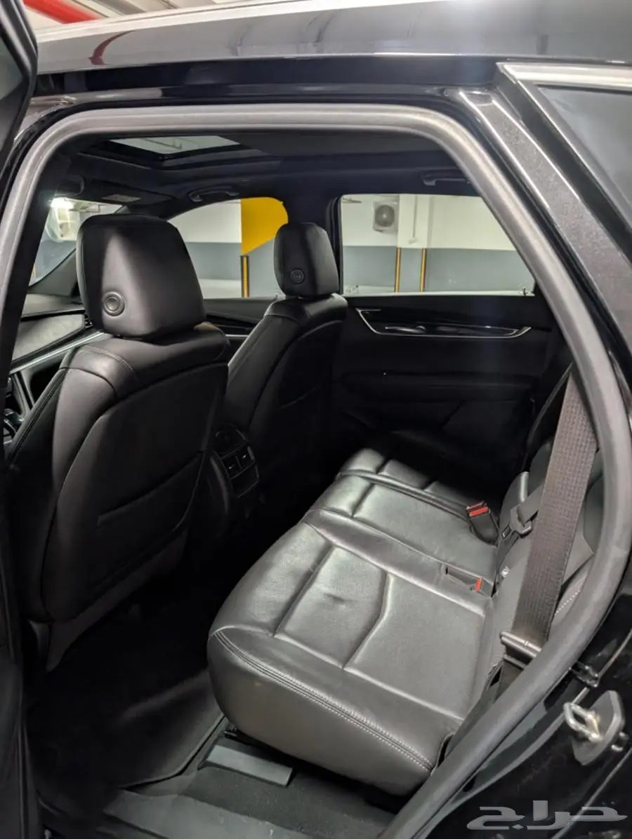 كاديلاك XT5 10