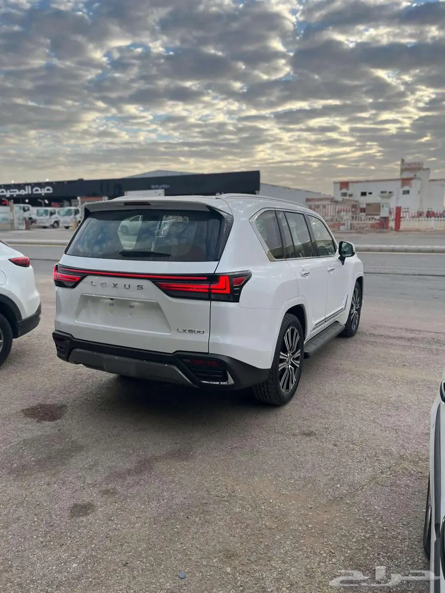 لكزس LX600 BB بنزين 2025 - عروض 50 50 22