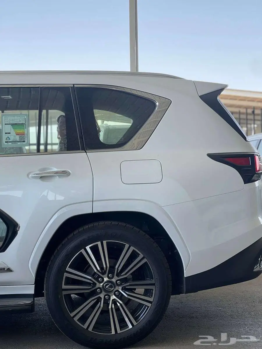 لكزس LX600 BB بنزين 2025 - عروض 50 50 2