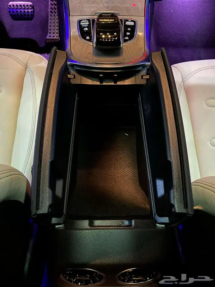 مرسيدس G500 موديل 2022 اسود ماشيه 46000كم 36