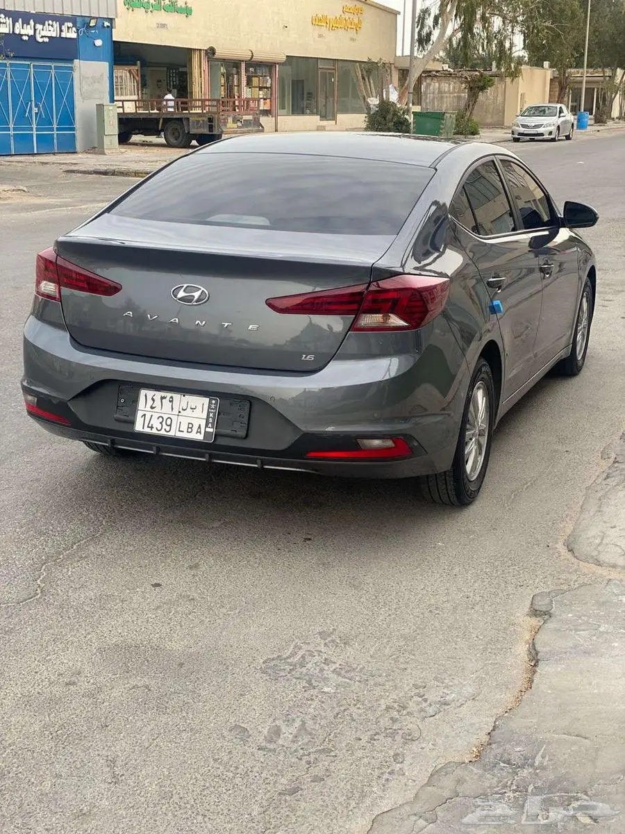 هيونداي 2020 افانتي بنزين المكينه 1600بطاقه جمركيه للبيع 7