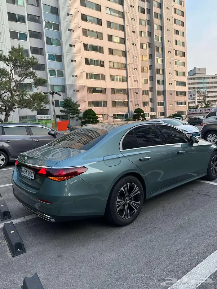 مرسيدس بنز E 200 فل اصفار 5