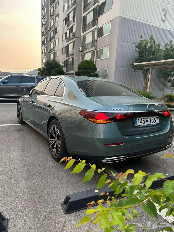 مرسيدس بنز E 200 فل اصفار 6